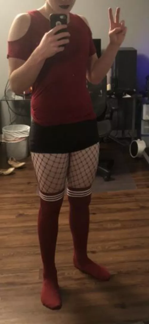 Anyone wanna play femboy truth or dare? ;) by generic_femb0y