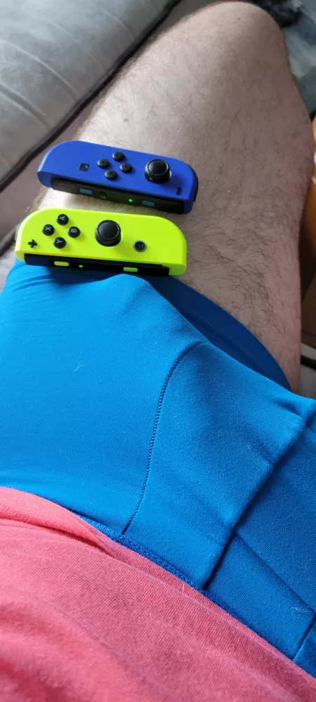 Anyone wanna play some Pokemon Unite? by Background_Range_715