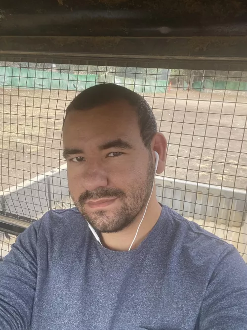 Anyone wanna play vanilla minecraft after work? by Gaylittlebrother