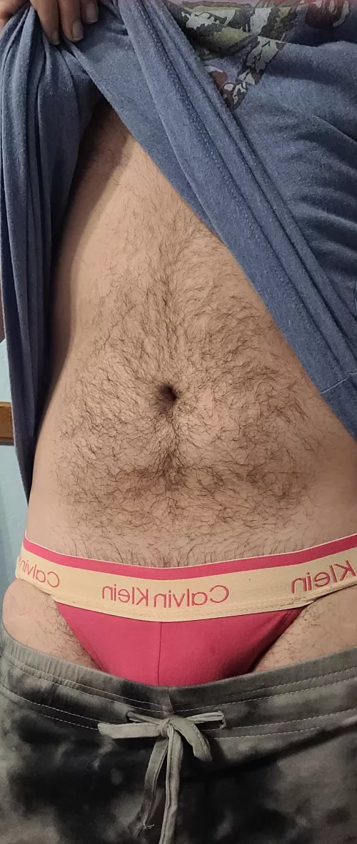 Anyone wanna rub me?? 👀👀 by Tkanmet