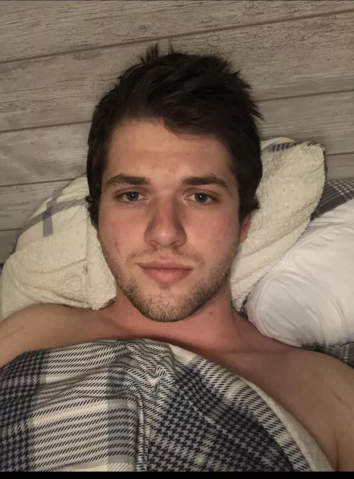 Anyone wanna sit on my face 😎 by Fun_Consequence_1465