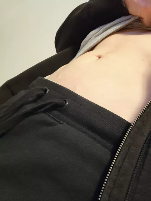 Anyone wanna snuggle in bed all day with your 5'3 105lb twink? by YourSmolGuy