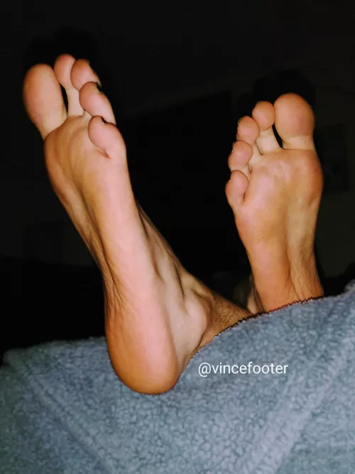 Anyone wanna suck my toes and keep my feet warm ? ❄️ by VinceFooter