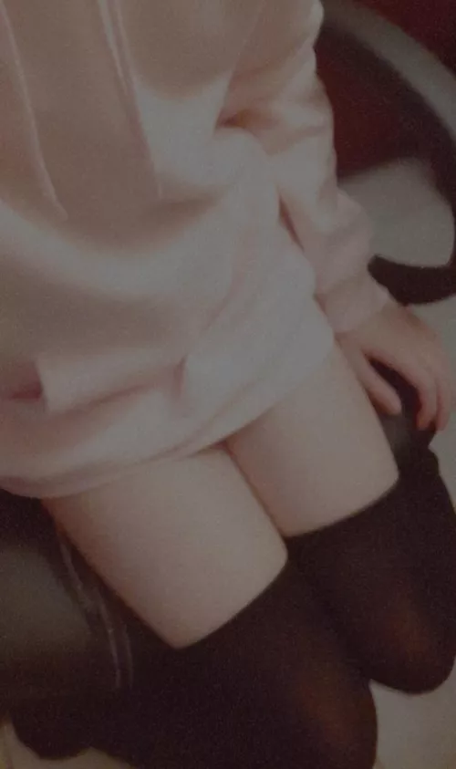 Anyone want a lap pillow? by Cholru