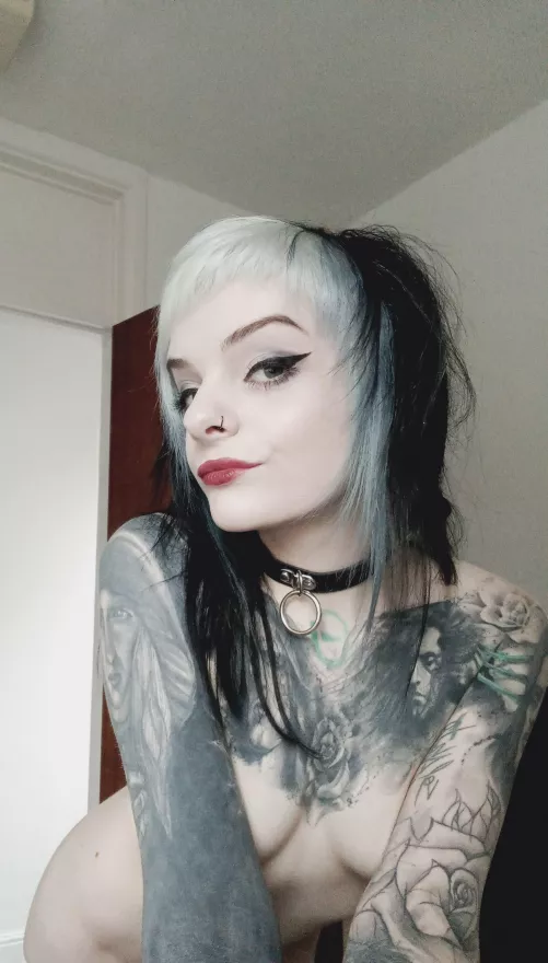 Anyone want their dick sucked this Halloween? by PixxiGrrl_