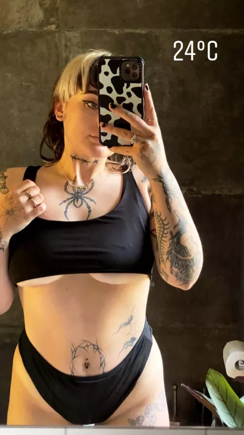 Anyone want to cool down with me? by fanfareflax