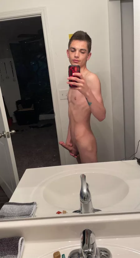 Anyone want to give me a hand? 👋🏼 by luke_anthony88