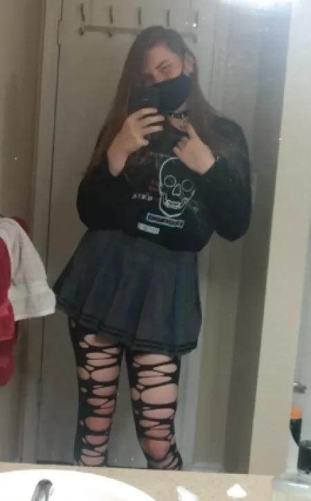 Anyone want to grab my choker ;) by Designer_Basket_1861