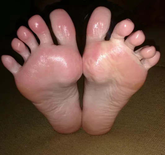 Anyone want to help me moisturize my soles? by ZazzyZebra