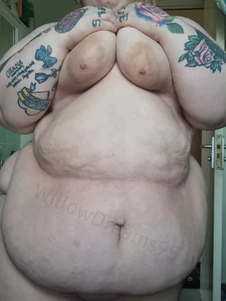 Anyone want to join me before I head into the shower? 🤭 by [deleted]