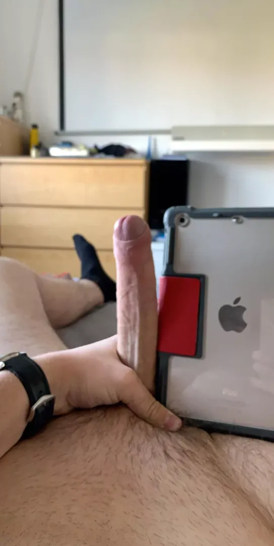 Anyone want to play on my iPad 😈 posted by t8wwv