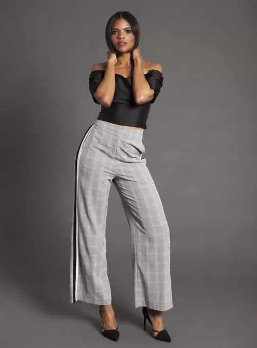 Anyone want to pm and play with sexy black bitches? by Cassnic777