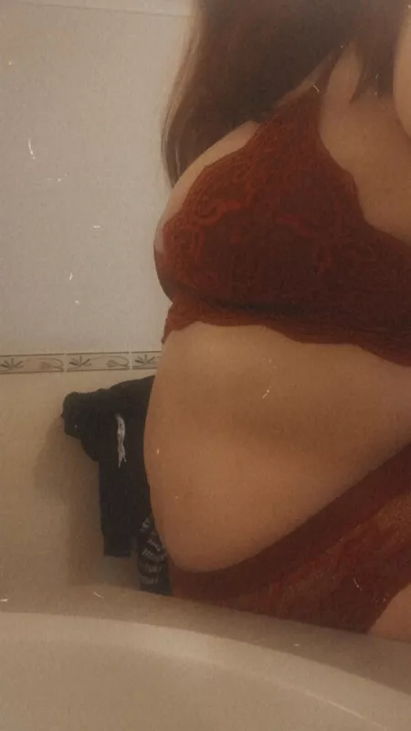 Anyone want to watch me eat!!! 🐷 by Adcel