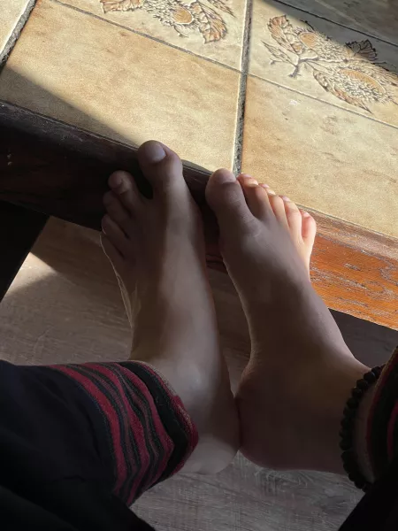 Anyone wants a footjob ? 😇 by Reasonable-Leopard73