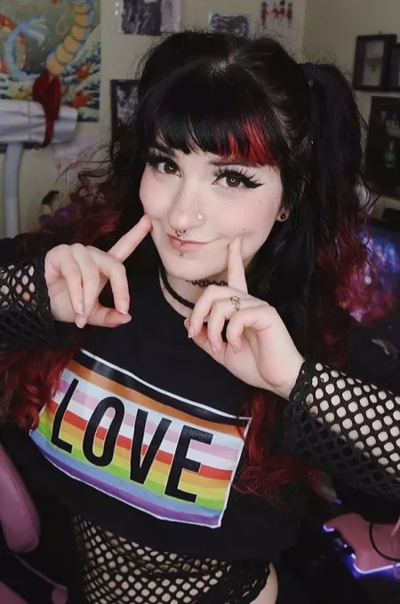 Anyone who wants to do a verbal jerk/cum tribute video to her? Get more pics, hmu on kik: salemcl or ask for my teleg/discord by salem11513