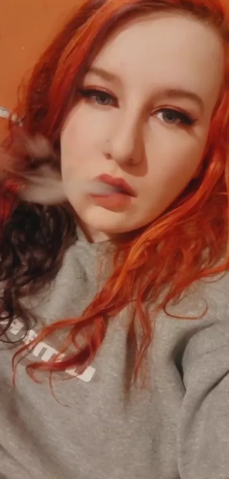 Anyone with a smoke or vaping fetish? by bbh_