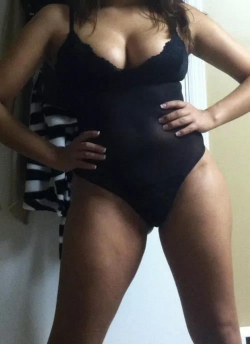 Anything is a swimsuit if you try hard enough [F29] OC by beetsbeesbears