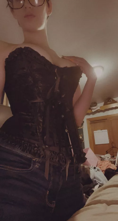 Appreciating my feminine side for once..thoughts? by Scary_Character438