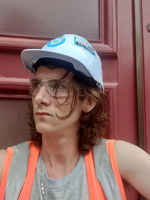 Architecture technology student/general labouror, 25, kiwi, who wants to be mates? by Creepy_Breakfast26