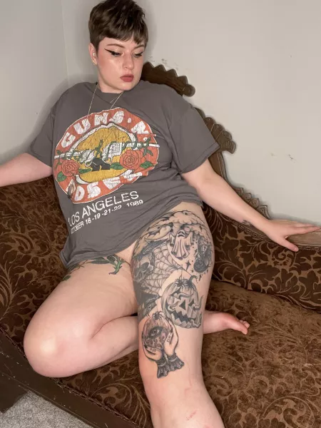 Are curvy tattoo’ed girls welcome here? by vintage_vogue