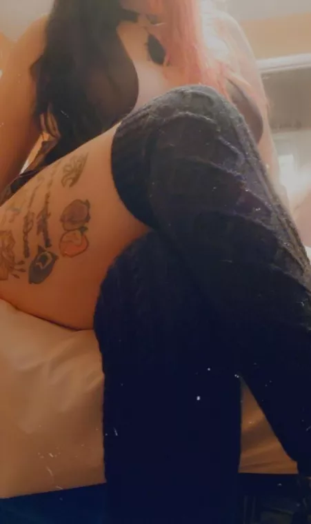 Are filthy alt MILFs your type? by amber-1995