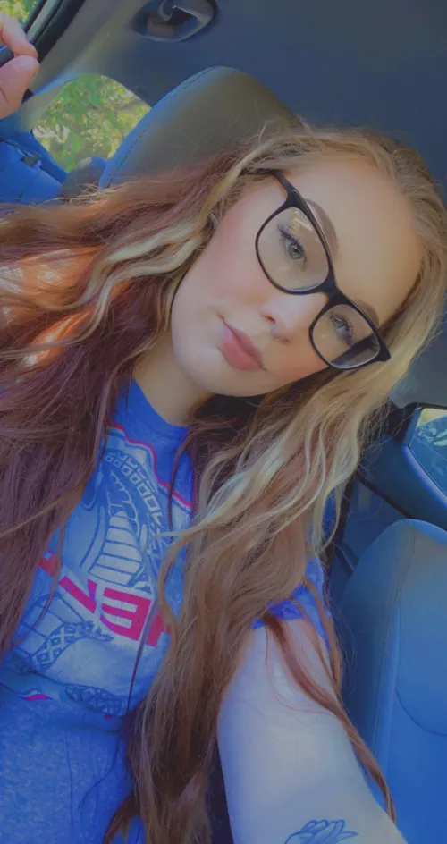 Are fully clothed selfie’s acceptable here? 😆 by findinsomethingg