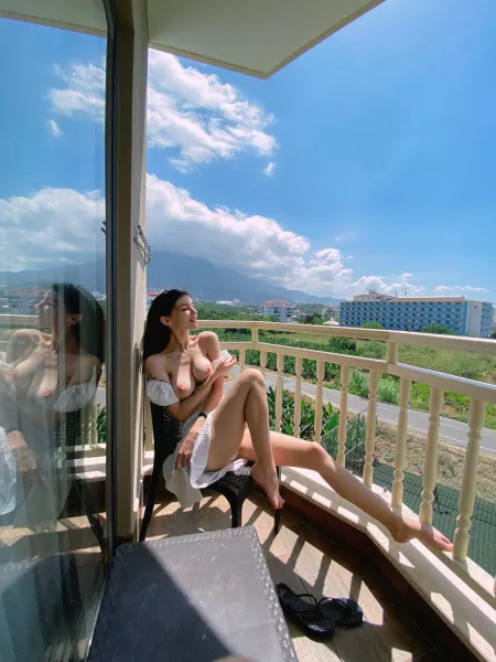 Are here guys who like natural girls ?☺️ by RinaDakota