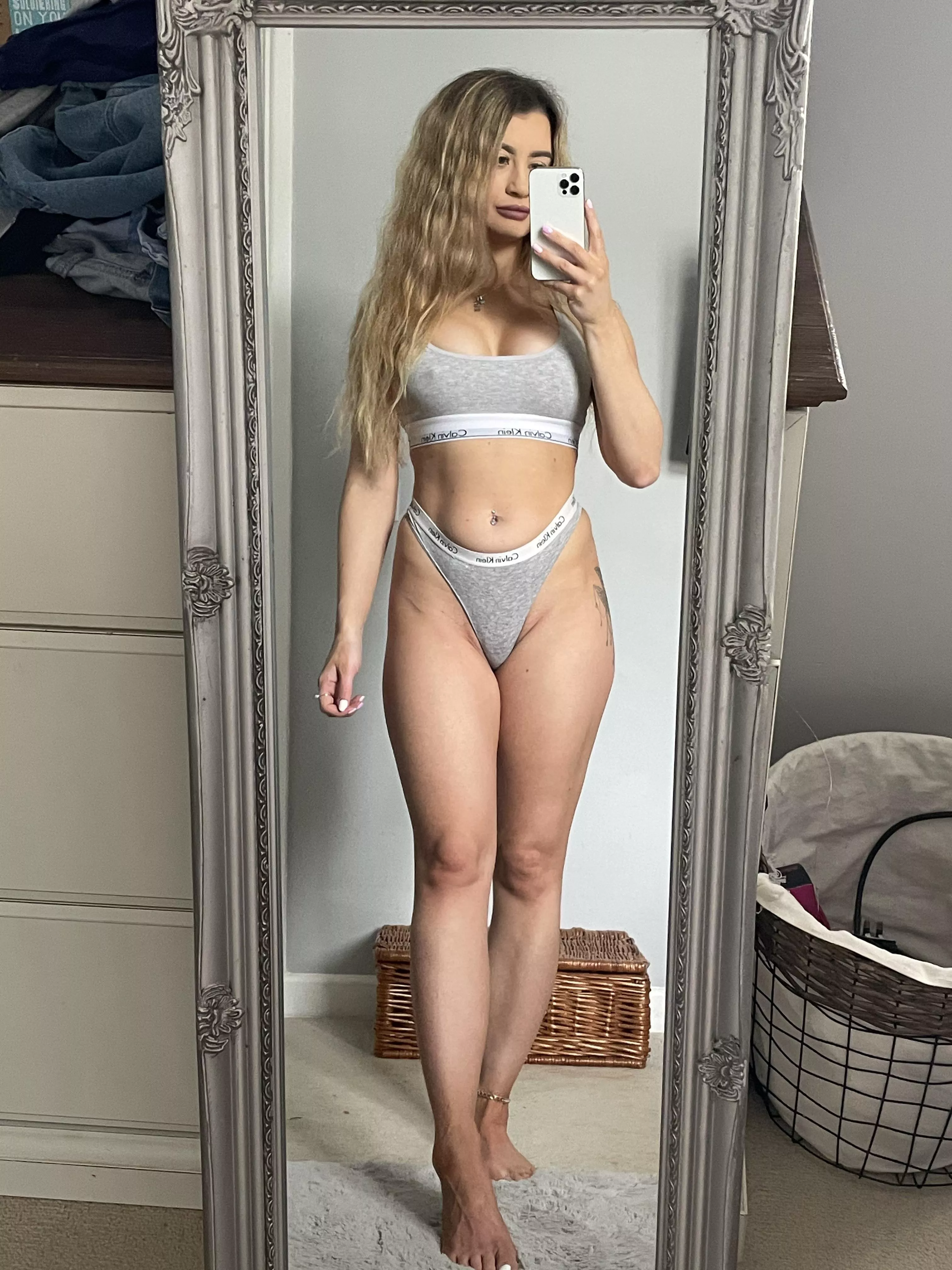 Are high waisted calvin’s your thing? [f] posted by hannahveillet