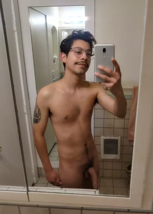 Are hot nerdy guys your type? by libran_instinct