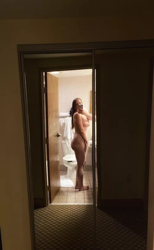 Are hotel mirror selfies hot? by Foxxthemisses