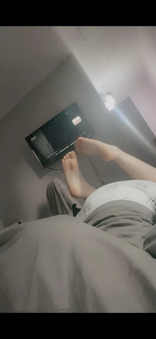 Are my feet cute 🥺🥺 by Unlikely-Push7751