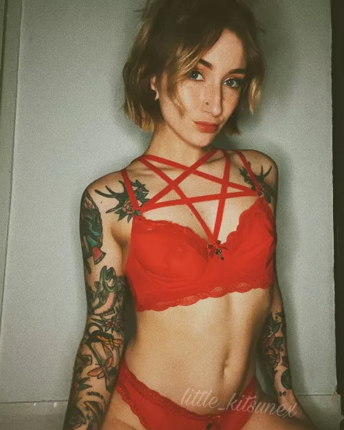 are petite tattooed girls your type? by little_kitsunex