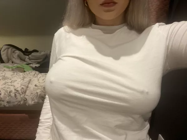 are they hiding?👀 by Bibibubble24