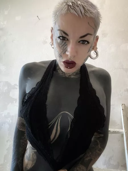 Are u happy to see me again? 🥀 by Fleshcakezz