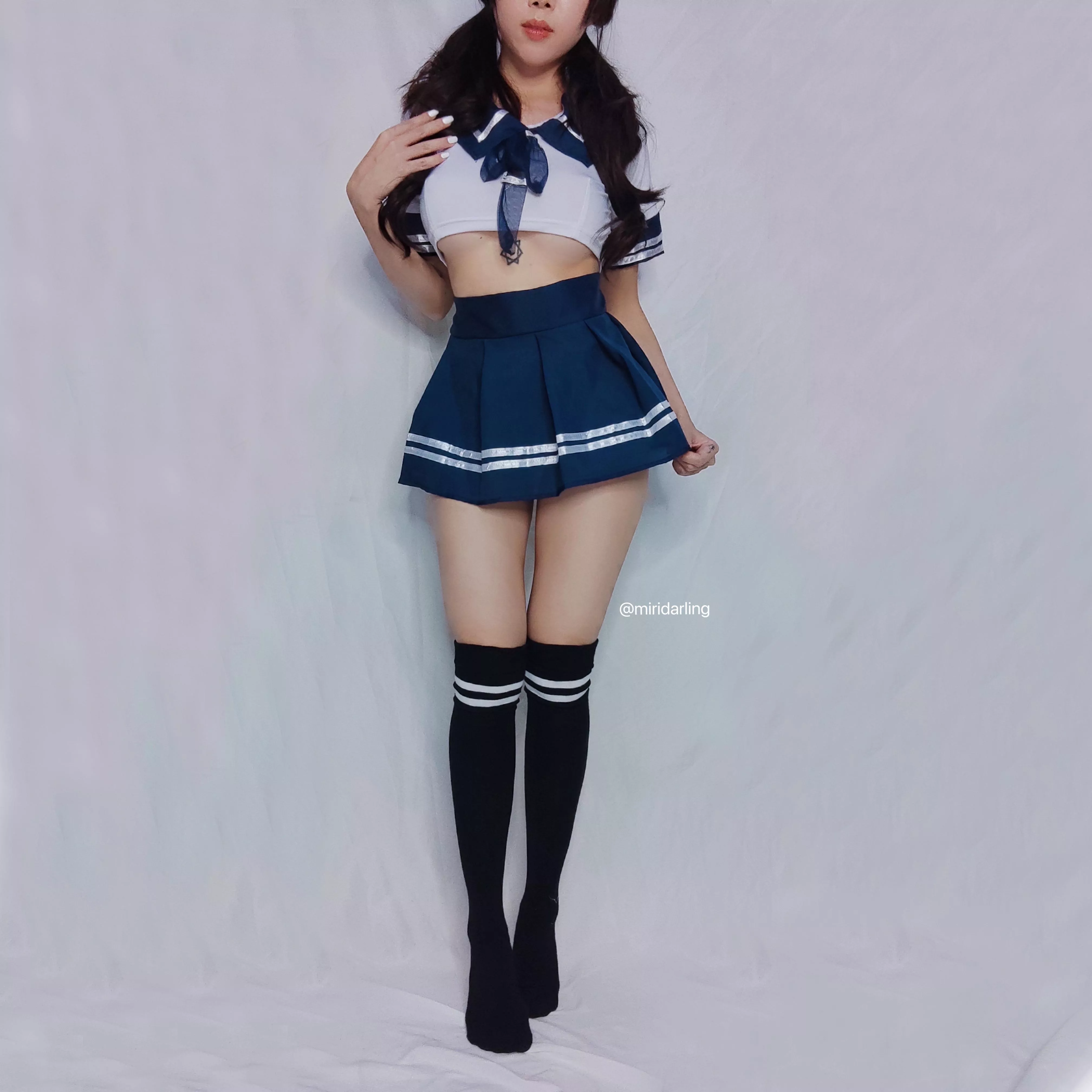 Are you a legs person? 😋 posted by mirridarling