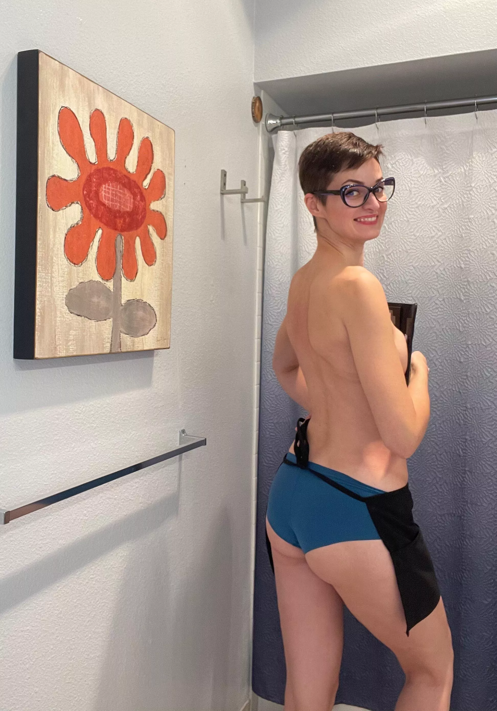 Are you check out my butt? Well, I hope so!😜[F38] posted by masha_nova