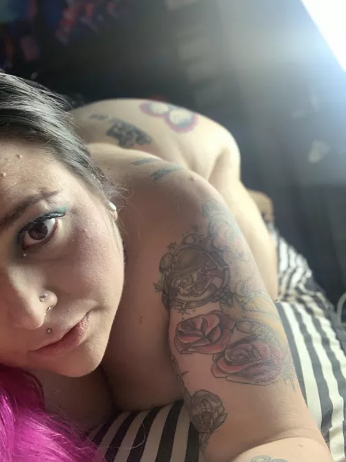 Are you getting behind or infront of me? by Fatmilkymomma