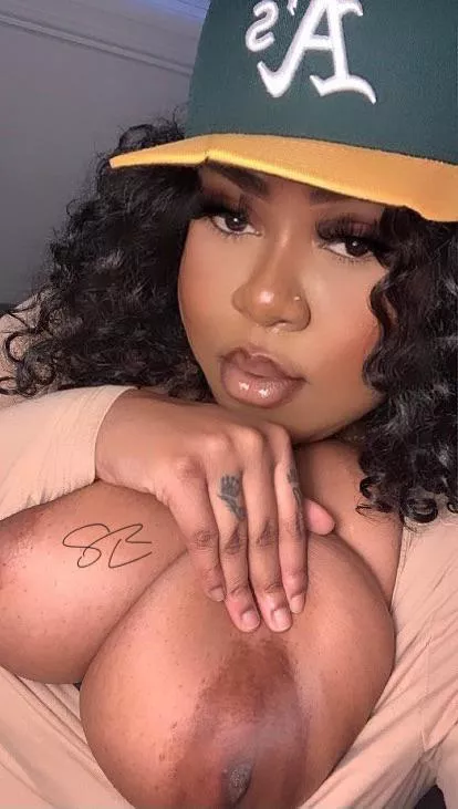 Are you giving me a facial or nutting on my pretty tits ? 🤤🤤😈 posted by sbuddhaa