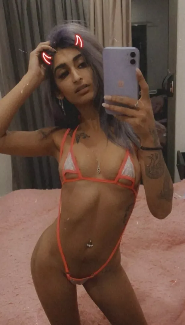 are you into brown girls like me? x posted by goldenbbby