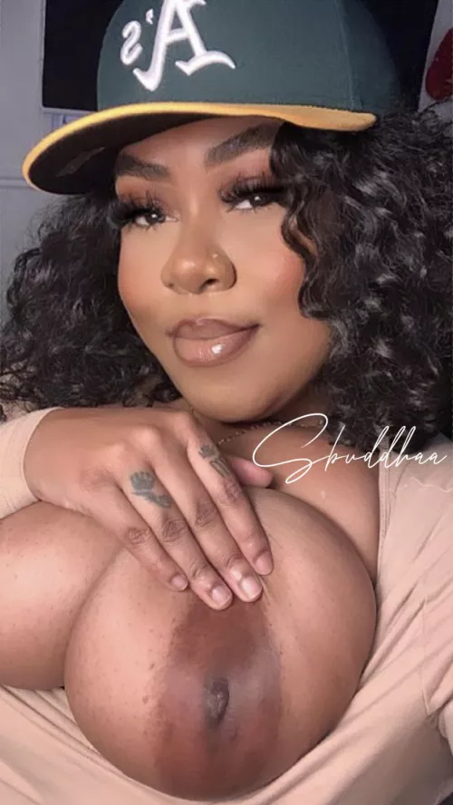 Are you into busty ebony females ? 🥵 by sbuddhaa