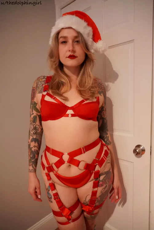 Are you into thick tattooed girls in their 30s? by thedolphingirl