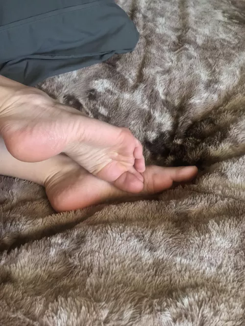 Are you massaging me with your hands or your tongue? by Evie_Nixx