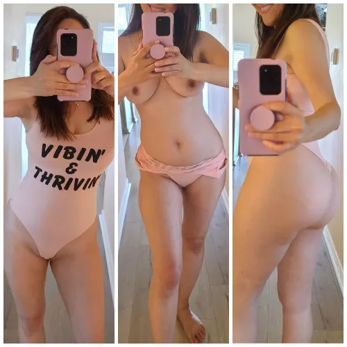 Are you vibin' with my petite 43year old milfy bod? by miss_violette_