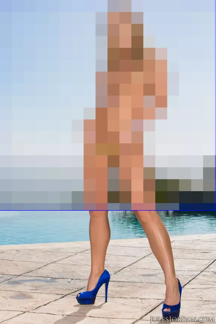 Aren't her shoes pretty? posted by beta4blackdick