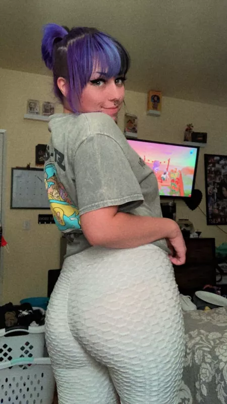 Aren’t my shorts so cute🤍 by ieatboyz