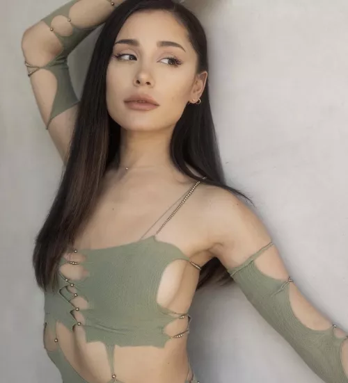 Ariana Grande by whitepython1