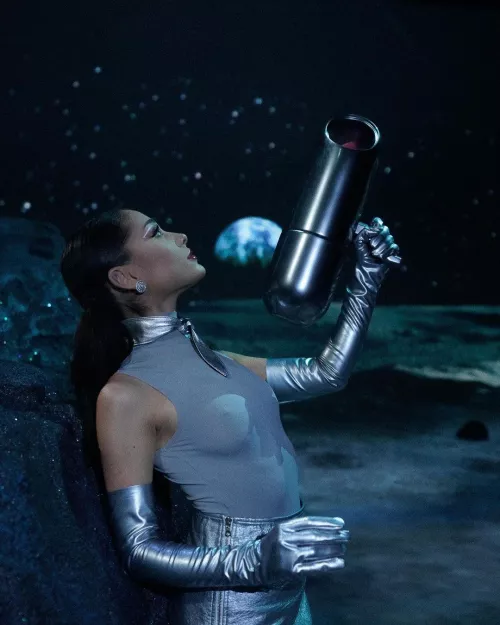 Ariana Grande and her great nipple by MyronCollins