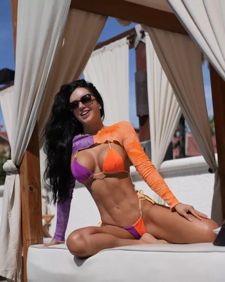 Ariana James by toriblackaddict