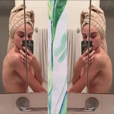 Ariane Hughes by [deleted]