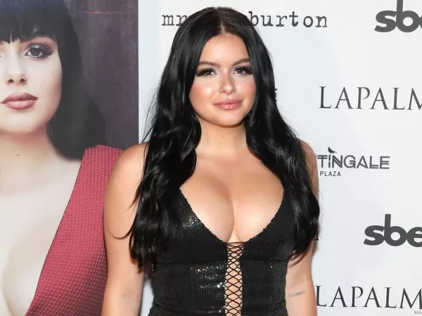 ariel winter by OldAesthetics